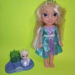 Disney Frozen Elsa Toddler Doll 14in bundle